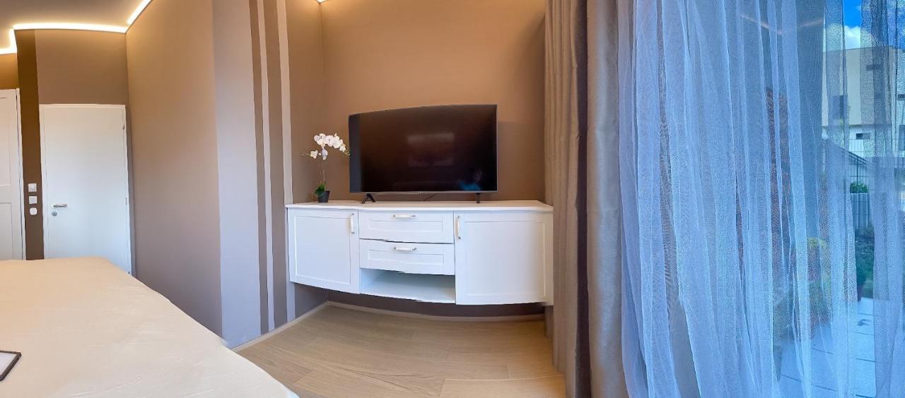 Apartment Dagmar Buresove Praga Exterior foto